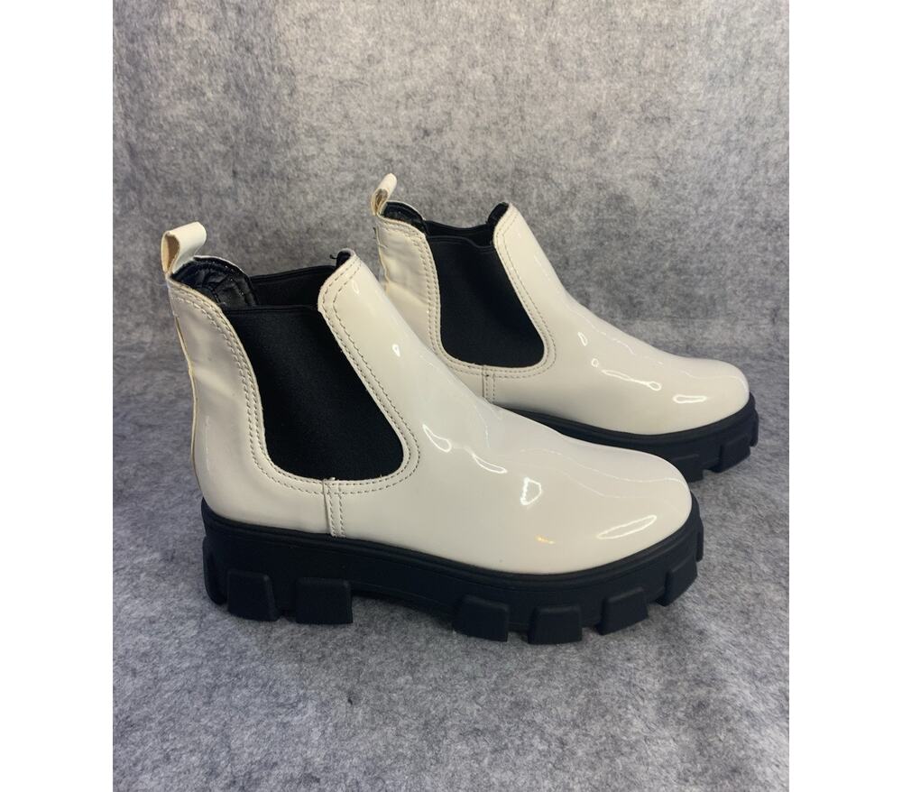 NWOT Circus by Sam Edelman Womens Darielle White Patent Ankle Boots Size 9.5